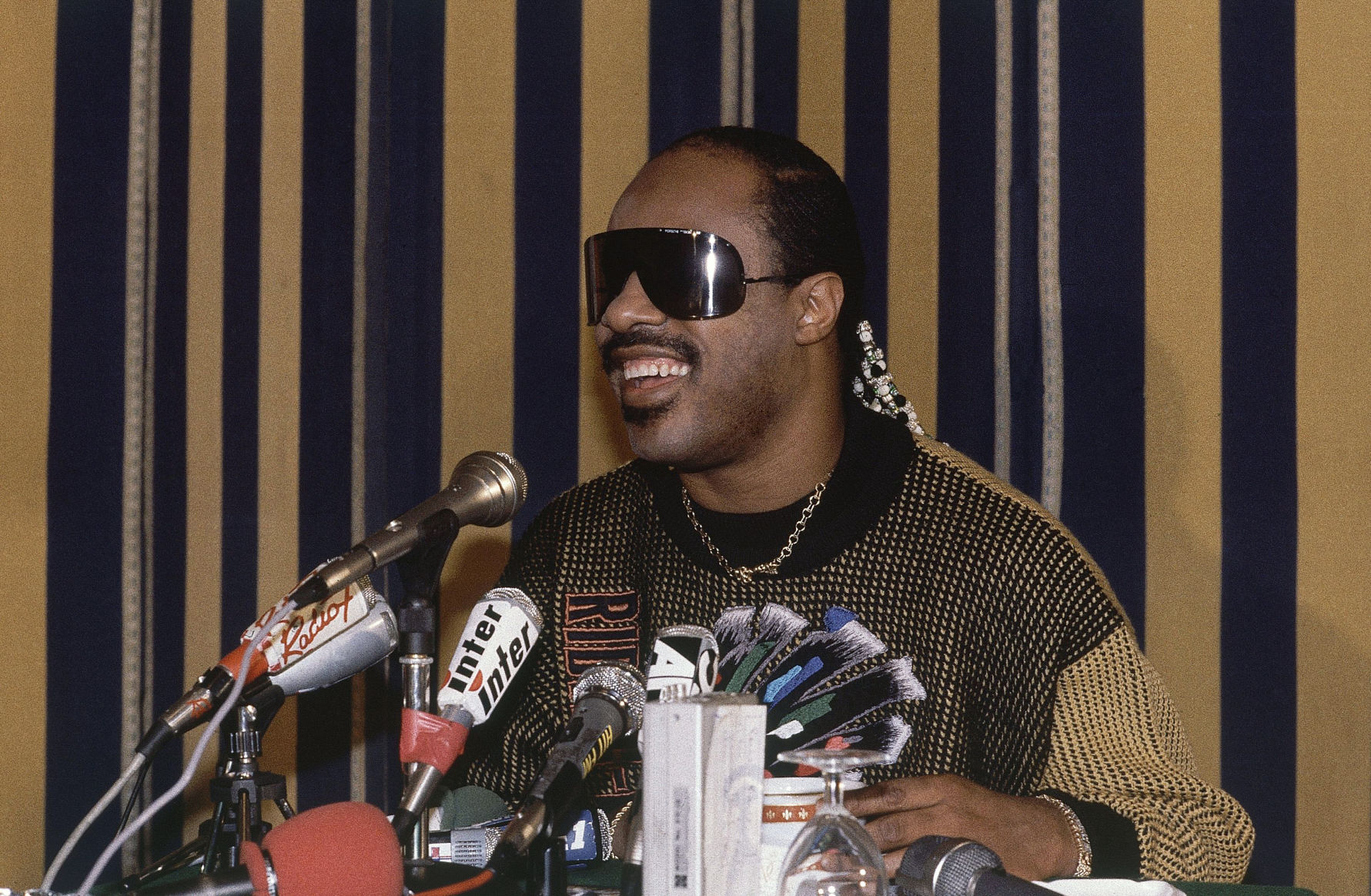 1985: Press Conference